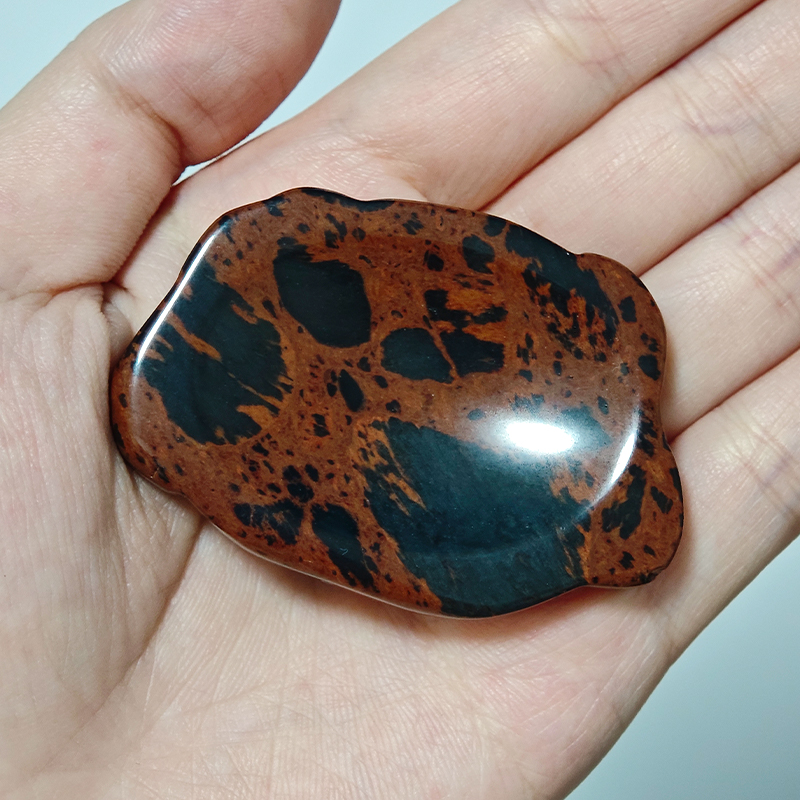 Dog-shaped peace stone, natural crystal handheld stone, basalt crystal, Regi therapy, stress-reducing thumb stone, tactile stone