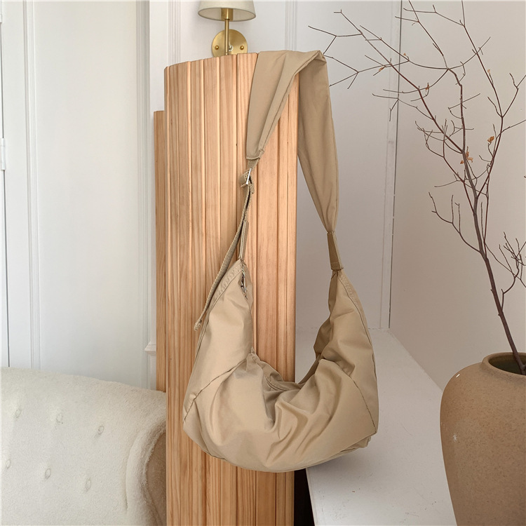 Designer Nylon Single Shoulder Crossbody Casual Dopamine Large Capacity Female Niche Fashion Dumpg Bag 2025s Hot