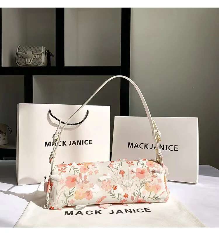 New Fashion Women's Handbag Appliques Ral Lace Square Textured Leather Shoulder Underarm Lady Purse Female Casual Bag