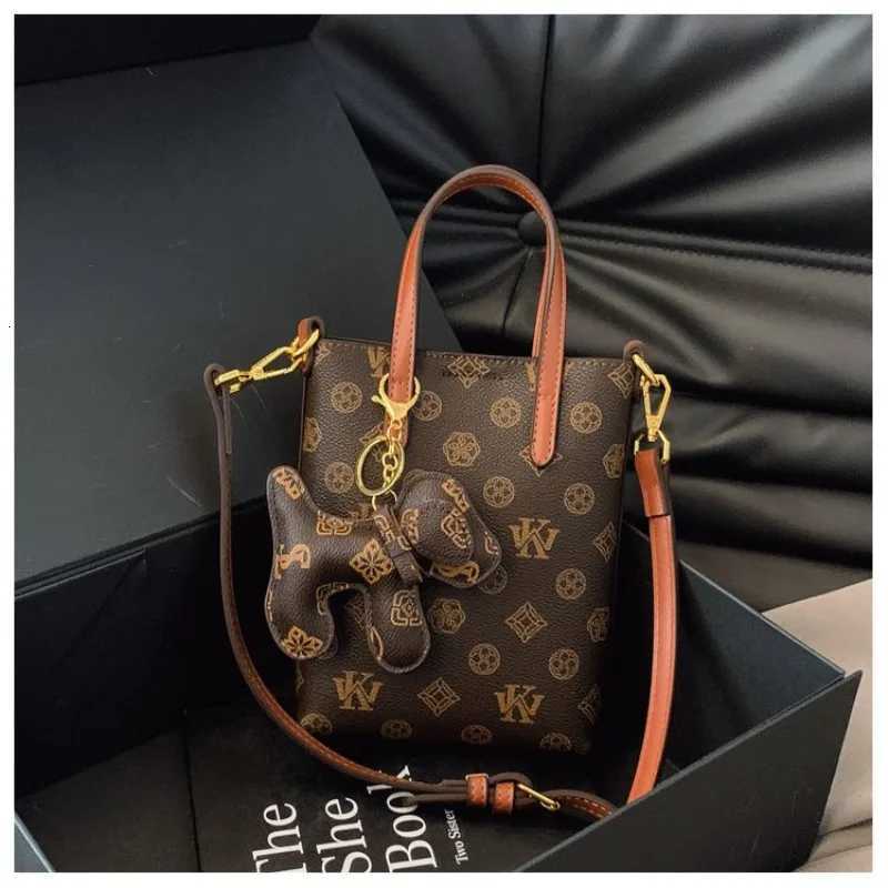 Make a statement with this niche design handbag featuring individual patterns that ensure you stand out from the crowdW251106