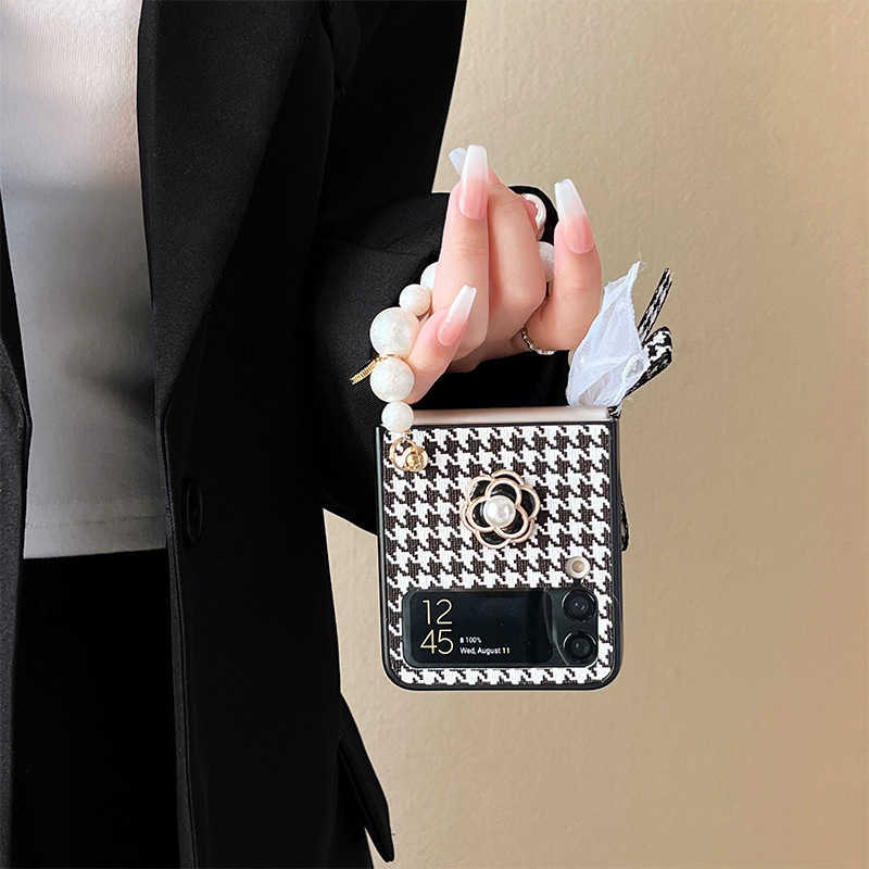 Black and White Houndstooth Luxury Style Phone Case for Korean Z Flip 4 Women Foldable Flip Cover Handheld Camellia J251202
