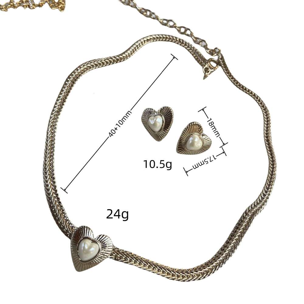 Original Light Titanium Heart-shaped Earrings Mother-of-pearl Collarbone Chain Vintage Old Money Style Necklace Melad S925 Silver Needle Earring Stud 
