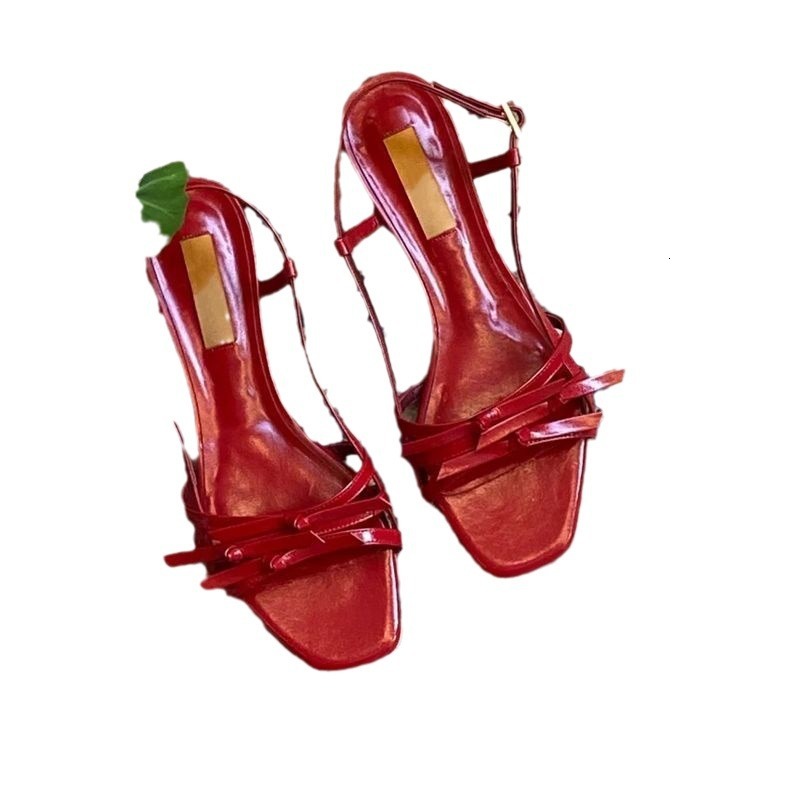 2025S Designer Women's Sandals Sandals For Women Summer Low Heel New Fashion Korean Niche Design Woven Ribbon Bow Flat Beach Shoes