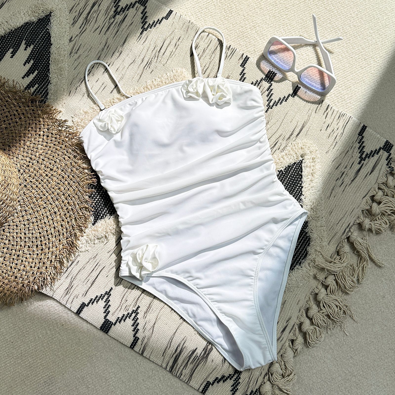 New solid color bikini women's three-dimensional flower sexy suspender one-piece niche design swimsuit