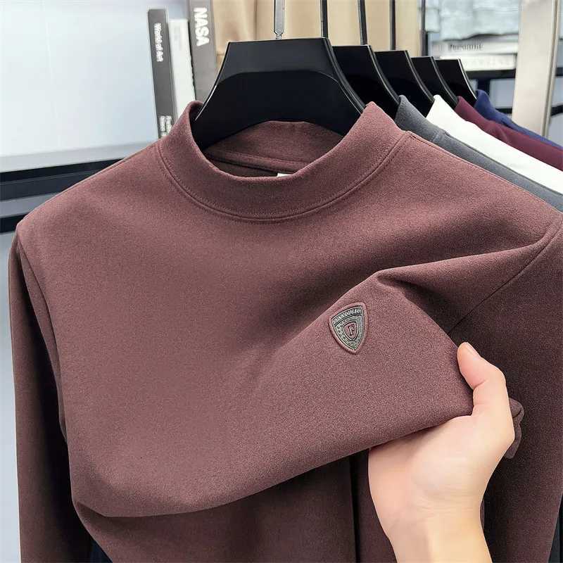 Luxury Quality Mens O-Neck Hoodie Solid Color Embroid Velvet Warm Long Sleeve Base Shirt Autumn Versatile Casual Trend Menswear W251106