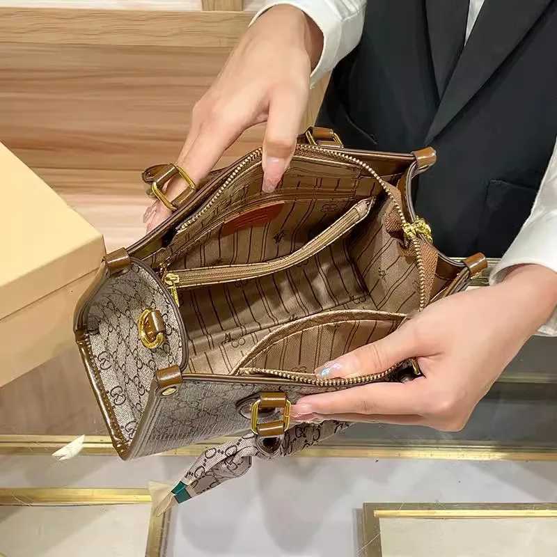 Stylish Ladies Shoulder Bag Premium Leather Crossbody Handbag Famous Designer Women Tote MessengerW251106