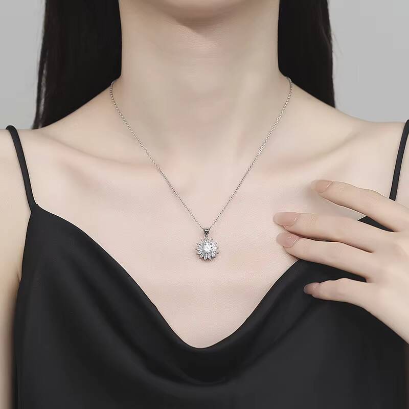 S925 Pure Silver Moissanite lightning Star Necklace Simple and Fashionable Collarbone Chain Pendant Accessory