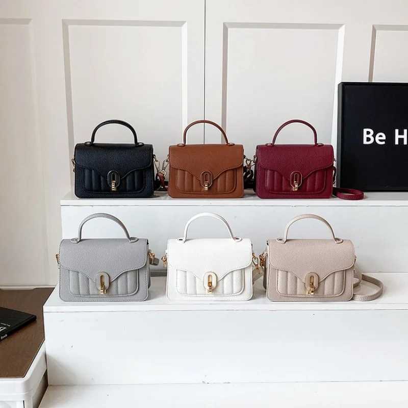 Elegant Leather Womens Crossbody Bag High-End Luxury Brand Fashionable Classic Paris Designer BagW251106