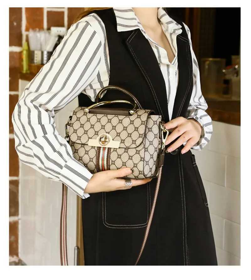 Designer Women Handbag Luxury Leather Crossbody Bag Elegant Shoulder Bag Classic Vintage FashionableW251106