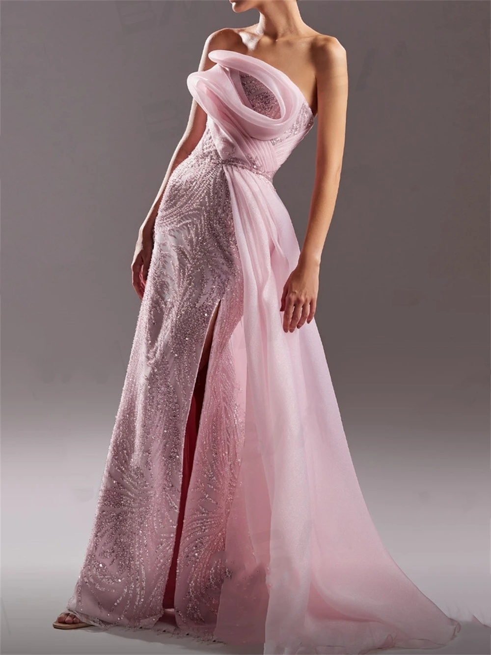 Vintage Evening Dresses Strapless Sleeveless Backless Gown Sequins Appliques Split Side Sweep Train Dress Party Customized Dress