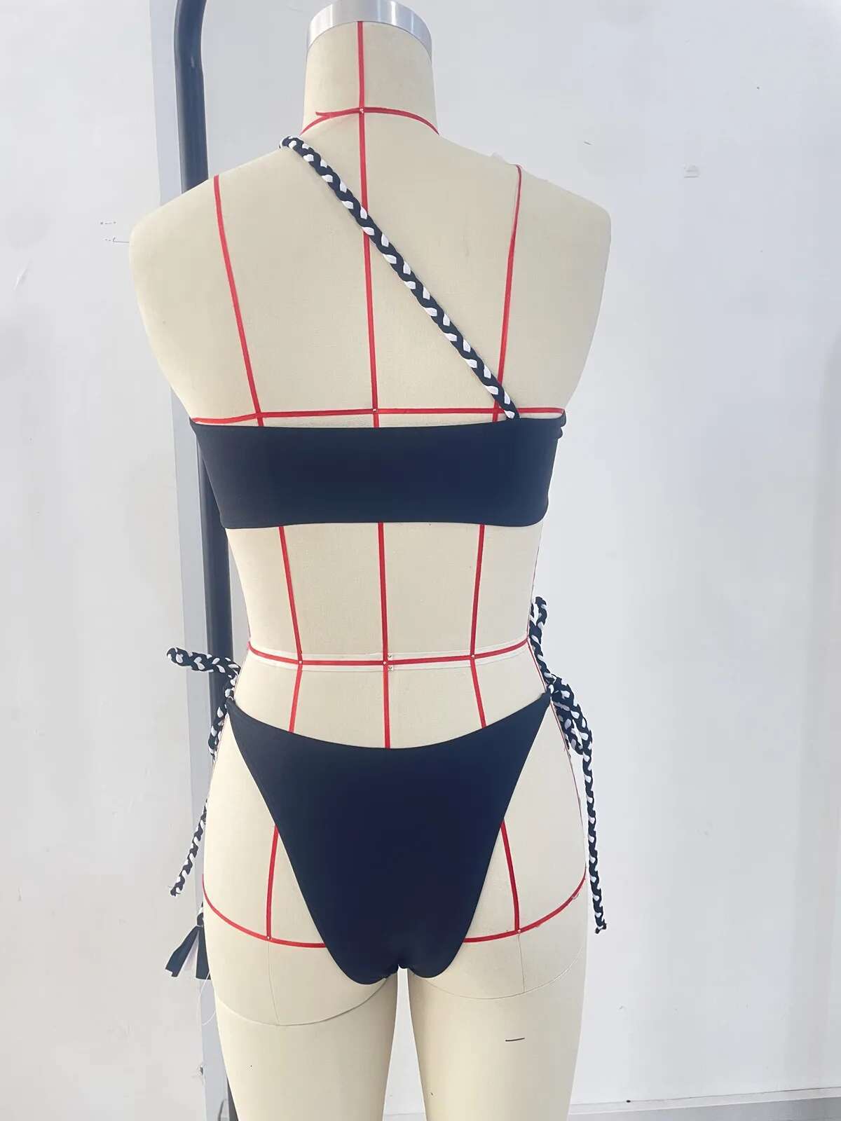 Dongdumaoyi Sexy One Shoulder Bikini Women Black White Patchwork Weaving Rope Push Up Micro Swimsuit Beach Bathing Suit Thong Swimwear