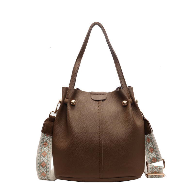 2025S Designer Women S Bag Versatile Single Crossbody For Women Fashionable Simple Handbag Wide Shoulder Strap Stylish And Large Capacity Bucket Bag
