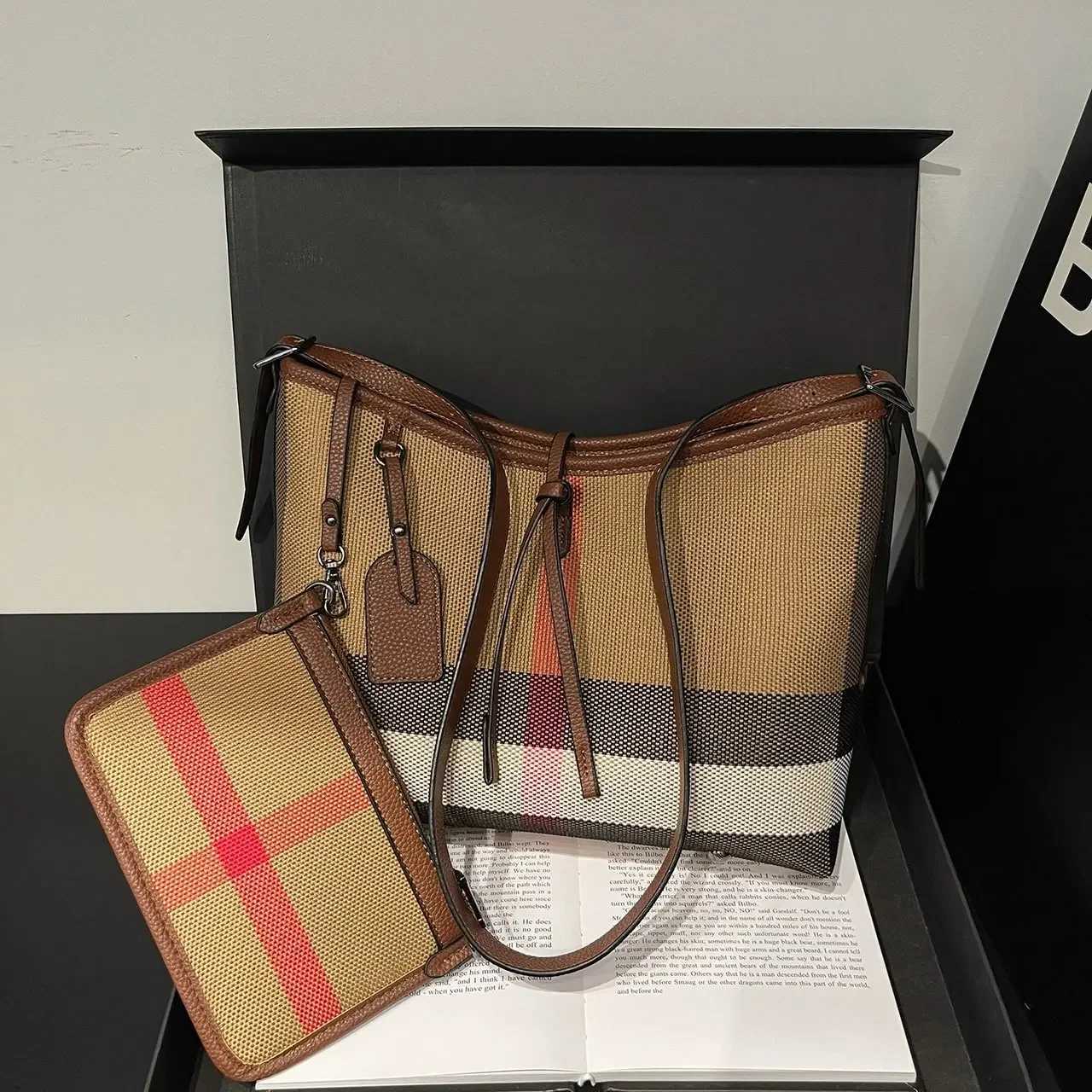 Elegant Crossbody Messenger Bag For Women Leather Handbags Tote Shoulder Bag By Famous Brand Classic And ChicW251107