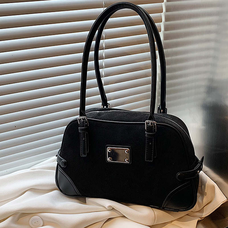 2025S Designer Women S Bag Autumn Winter Single Shoulder For Women New Fashionable Matte Handheld Pillow With High Quality And Versatile Underarm Bag