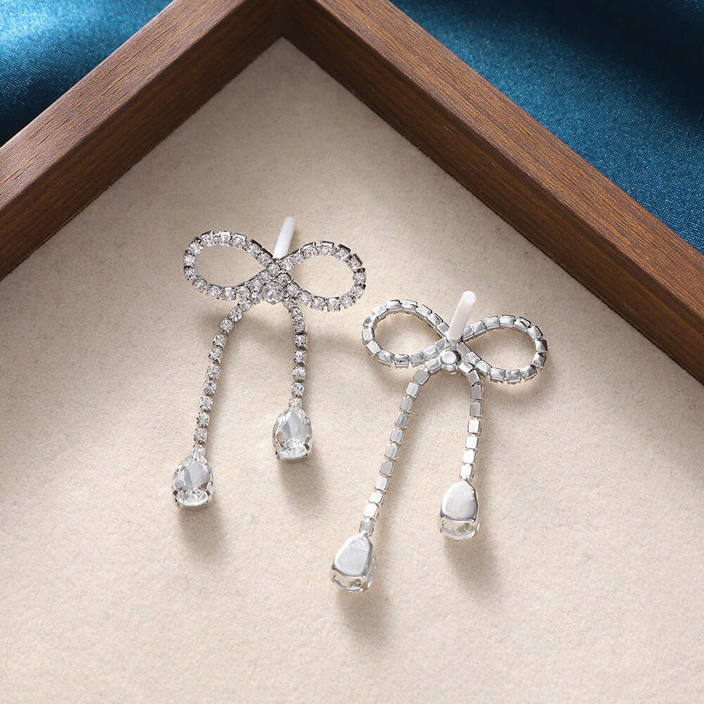 Earrings with a high-end feel, bow tassel women's versatile, sparkg, dia studded small earrings, and rhie earrings