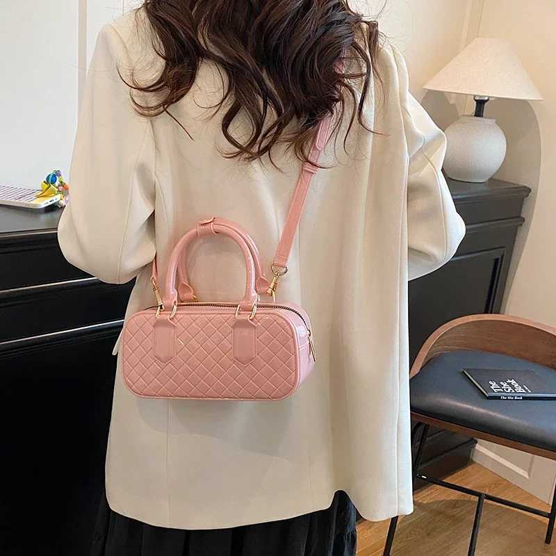 Elegant Luxury Brand Leather Handbag - Womens Crossbody Bag Messenger Style Popular Classic By Famous DesignerW251107