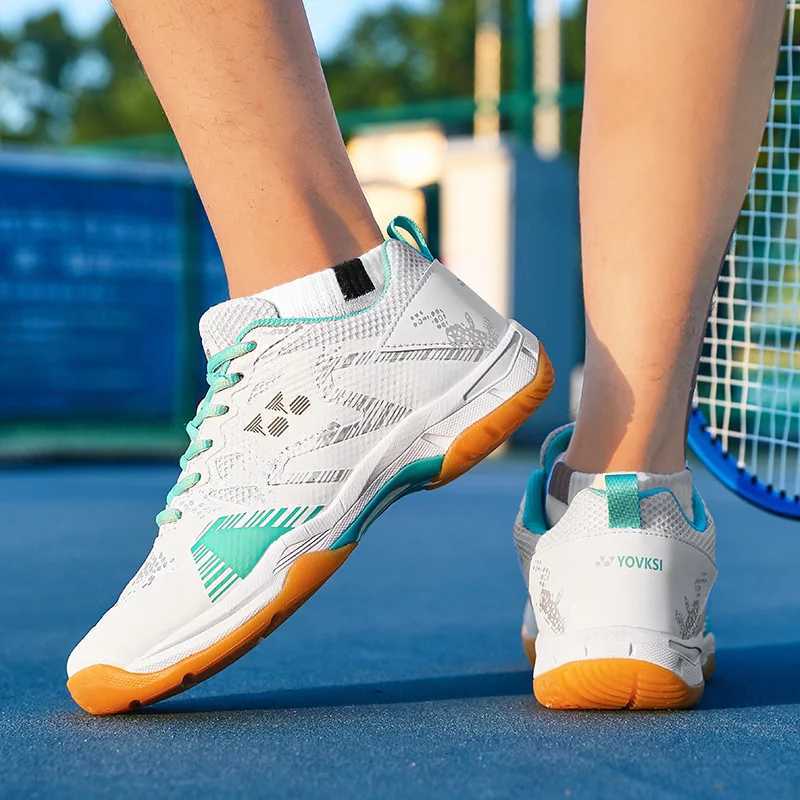 Men Badminton Shoes Wear Resistant Training Sneakers Professional Table Tennis Shoes Cpetition Casual Outdoor Volleyball Shoes Y251107