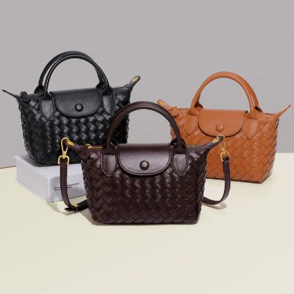 Chic Handcrafted Tote with Unique Design Durable Canvas Handbag for Everyday Use