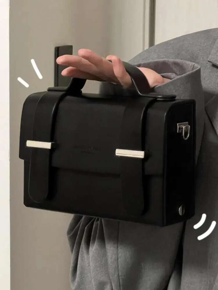 New Design Fashion Women's Handheld Bag Shoulder Korean Style Black Niche Trend Crossbody Leisure Messenger Bags