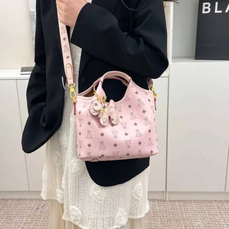 Luxury Brand Fashionable Leather Womens Shoulder Bag Classic Elegant Famous Paris Designer Trendy Vintage Daily BagW251106