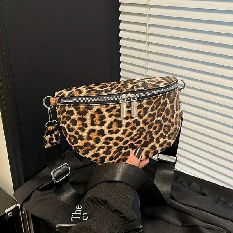 High End Designer Paris Style Crossbody Bag For Women With Elegant Leather And Fashionable LookW251107