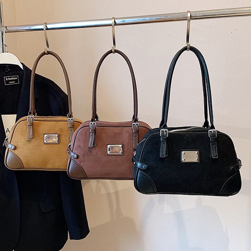 2025S Designer Women S Bag Autumn Winter Single Shoulder For Women New Fashionable Matte Handheld Pillow With High Quality And Versatile Underarm Bag