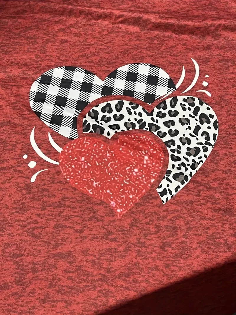 Plus size plain heartshaped printed Tshirt casual short sleeved top suitable for womens plus clothing in spring and summer 250407