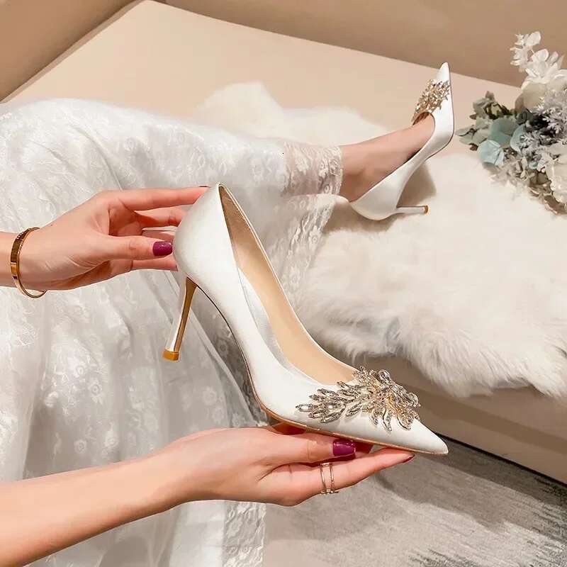 2024 Spring Summer Autumn New Wedding Red Slim Korean Version Pointed Toe Bride Shoes High Heels