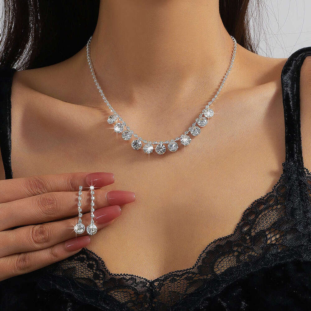 Hot selg bride dinner versatile rhie necklace earrings two-piece set, light lady and socialite dress accessories