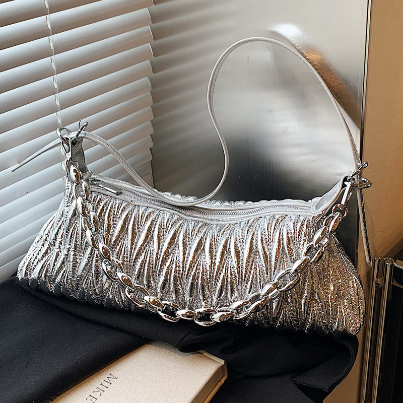 2025S Designer Women S Bag Single Shoulder Solid Color Casual Women S New Autumn Winter Armpit Bag Fashionable And Trendy Crossbody Bag