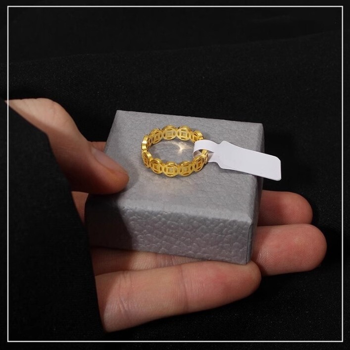 New Chinese style copper coins attract wealth, transport money, women's niche design, titanium steel non fading rings, personalized and versatile