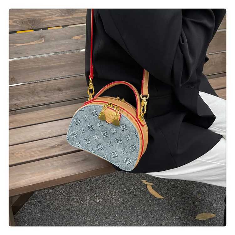 2025 Hot Sale Korean-Inspired Shell Bag for Women - Lightweight Crossbody Purse Stylish Compact Perfect for Work TravelW251106