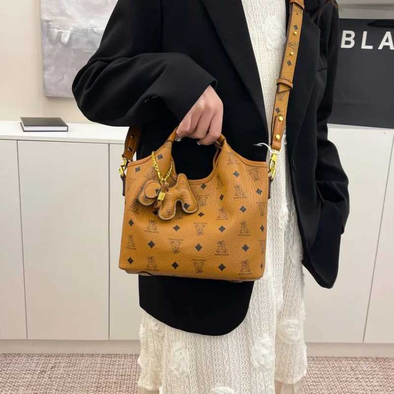 Luxury Brand Fashionable Leather Womens Shoulder Bag Classic Elegant Famous Paris Designer Trendy Vintage Daily BagW251106