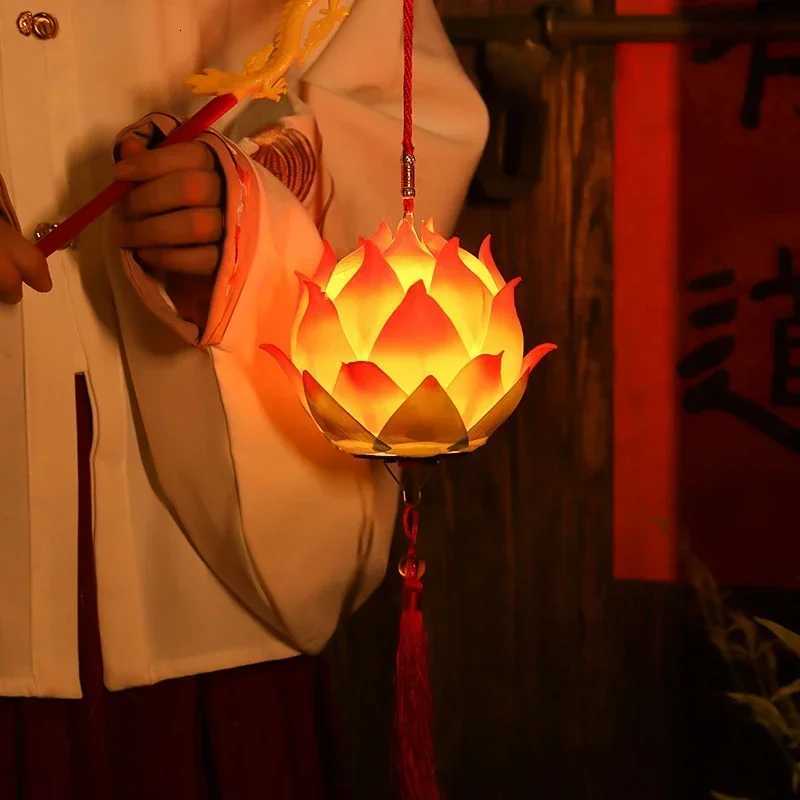 2024 New Mid-Autumn Festival Lotus Lantern Hand Held Glowing Light Lotus Lantern Chinese Festive Atmosphere Decoration Prop W251107