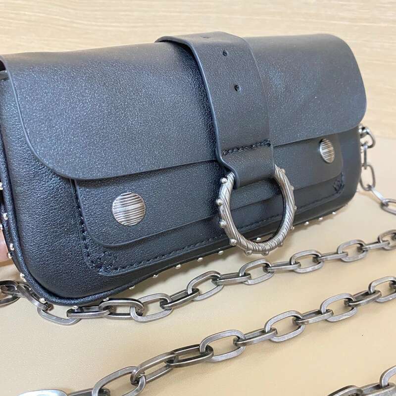2025 New Women Stylish Shoulder Mini Black Ladies Retro Crossbody Design Casual Outdoor Chain Envelope Bag