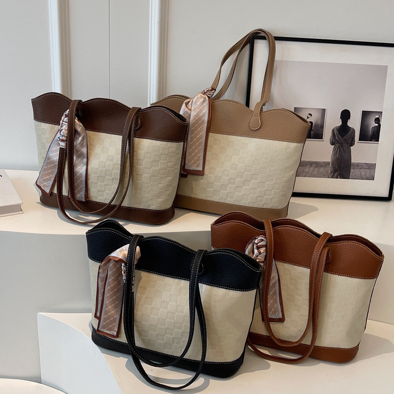 2025S Designer Women S Bag Handheld Tote For Women Large Capacity New Fashionable Women S Bag Simple And Versatile Commuting Shoulder Bag