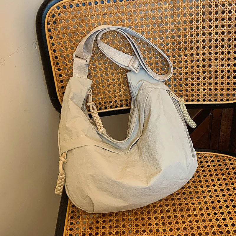 Fashionable and minimalist Korean version dumpling bag this year high-quality shoulder bag large capacity tote cr 250401