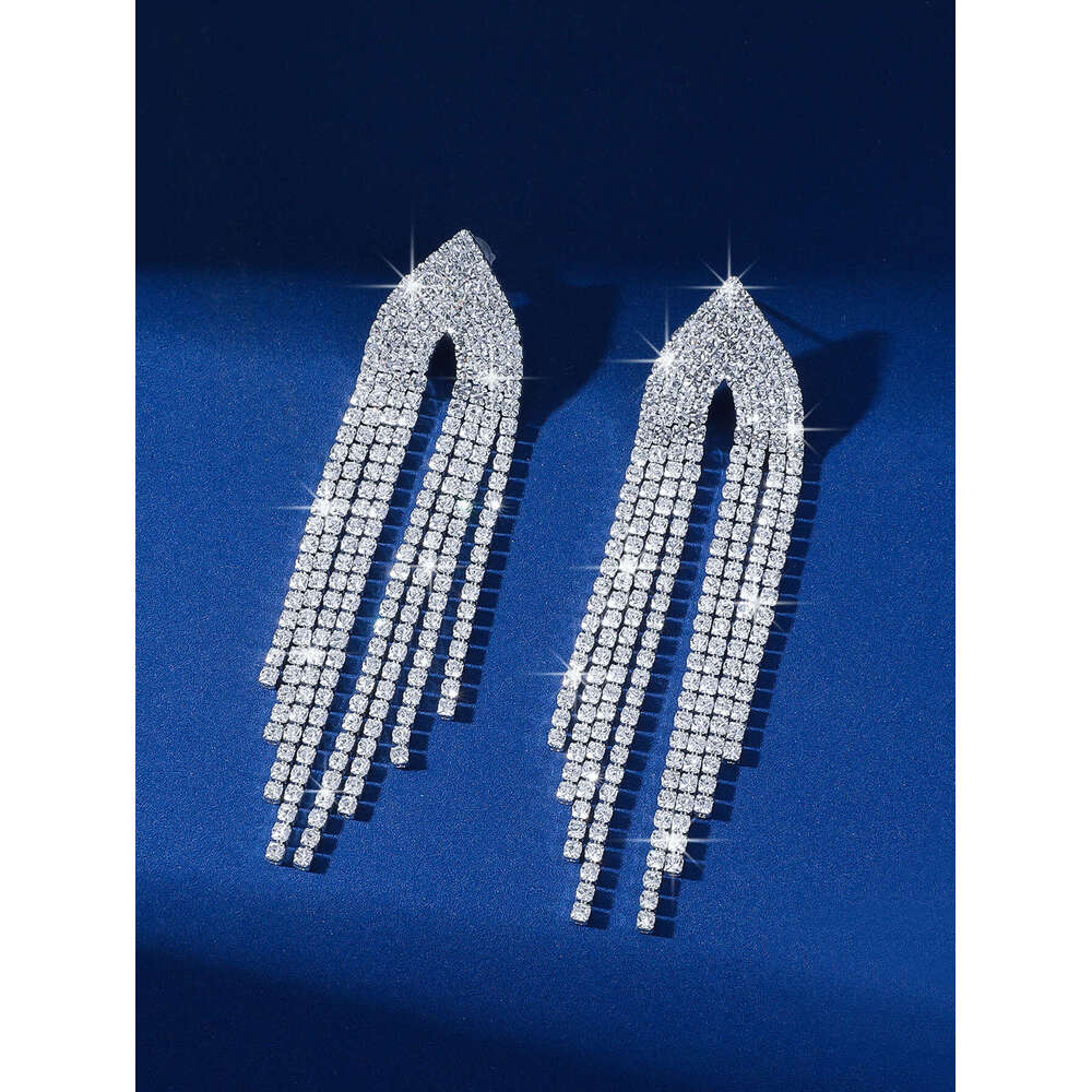 New high-end, stylish and versatile tassel hot sier white dia for banquets, weddings, brides, earrings, earrings