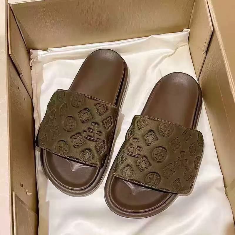 Designer slippers free shipping 2025 new fashionable thick soled Velcro one-piece slippers indoor for women indoor outdoor