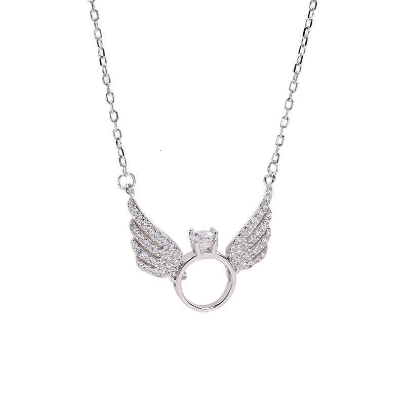 Beautiful women are filled with heart after seeing it. Dia light wing angel necklace, high-end pendant give to girlfriend