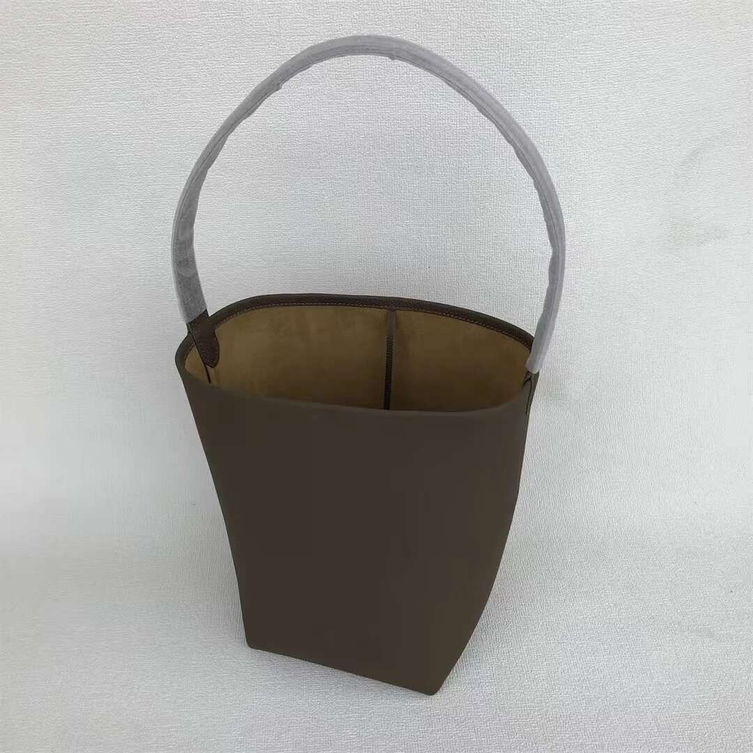 thr high quality women's cowhide simple versatile park shoulder handbag bucket tote bag