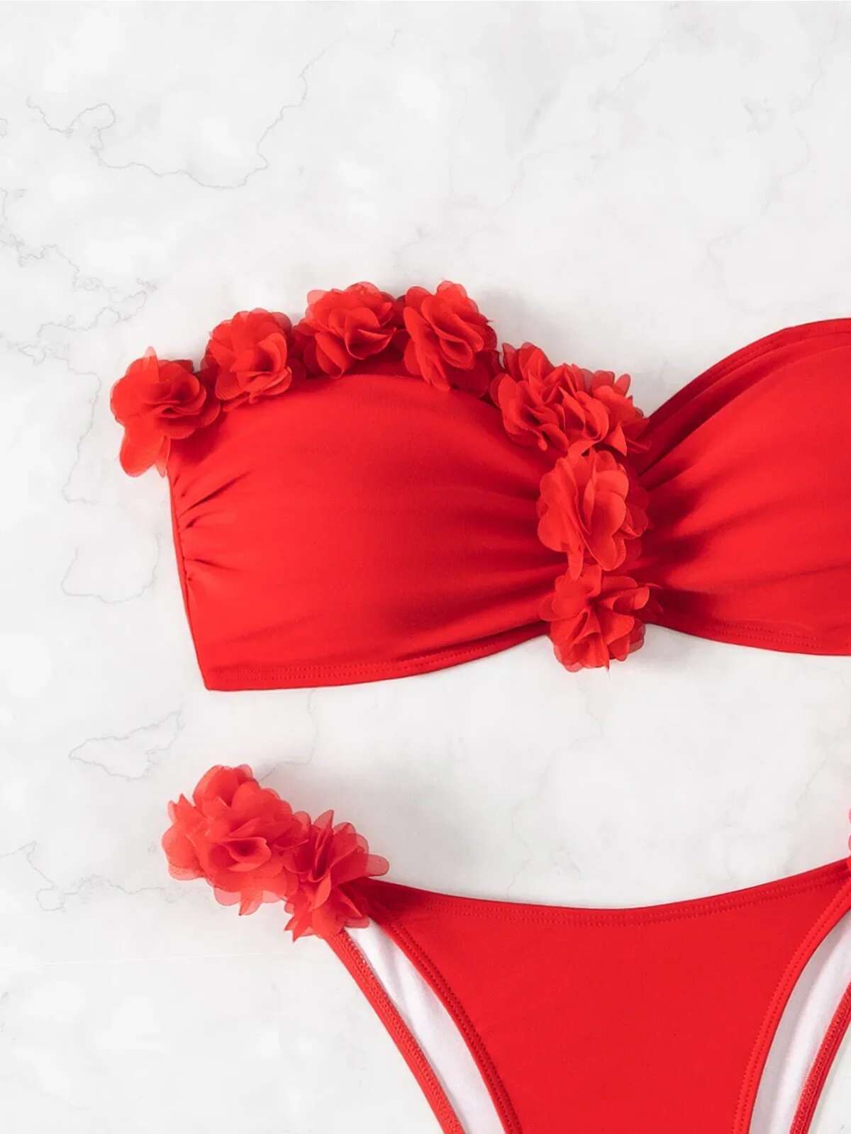 Dongdumaoyi New Red D Flower Two Piece Swimsuit Sexy Solid Color Strapless Bandeau Bikini Set Backless Thong Beach Vacation Swimwear