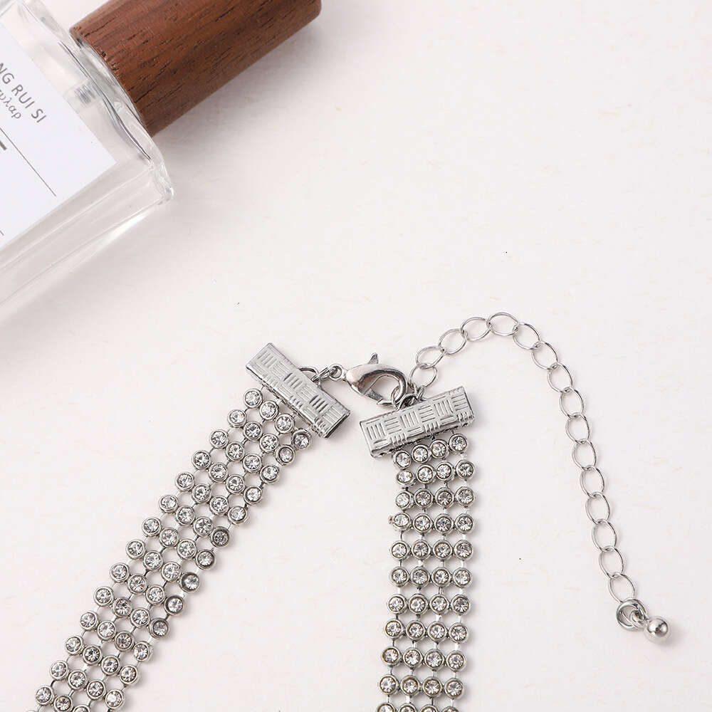 Hot selg exquisite claw sier personalized fashion necklace popular trend drip neck chain dinner accessories for women
