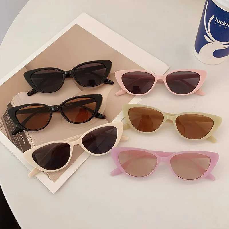 Vintage Small Frame Cats Eye Sunglasses Women Brand Designer Tawny Sun Glasses Mens Outdoor Fashion Eyewear UV400 Gafas De SolC250411