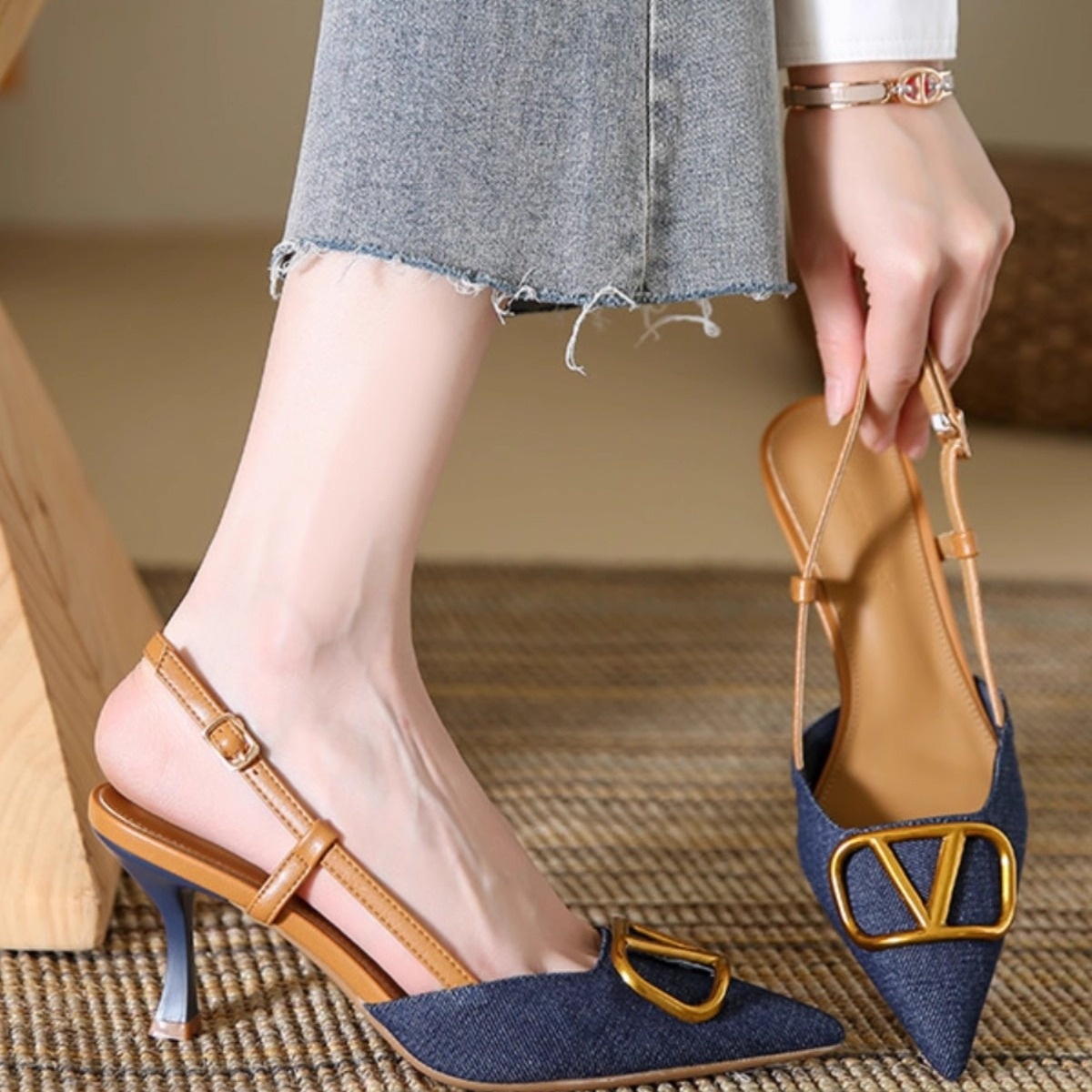 free shipping sandals 2025new designers for womens ladies Summer high-heeled pointed fashion casual versatile outerwear size 35-40 for daily wear