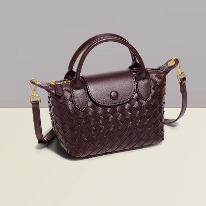 Chic Handcrafted Tote with Unique Design Durable Canvas Handbag for Everyday Use