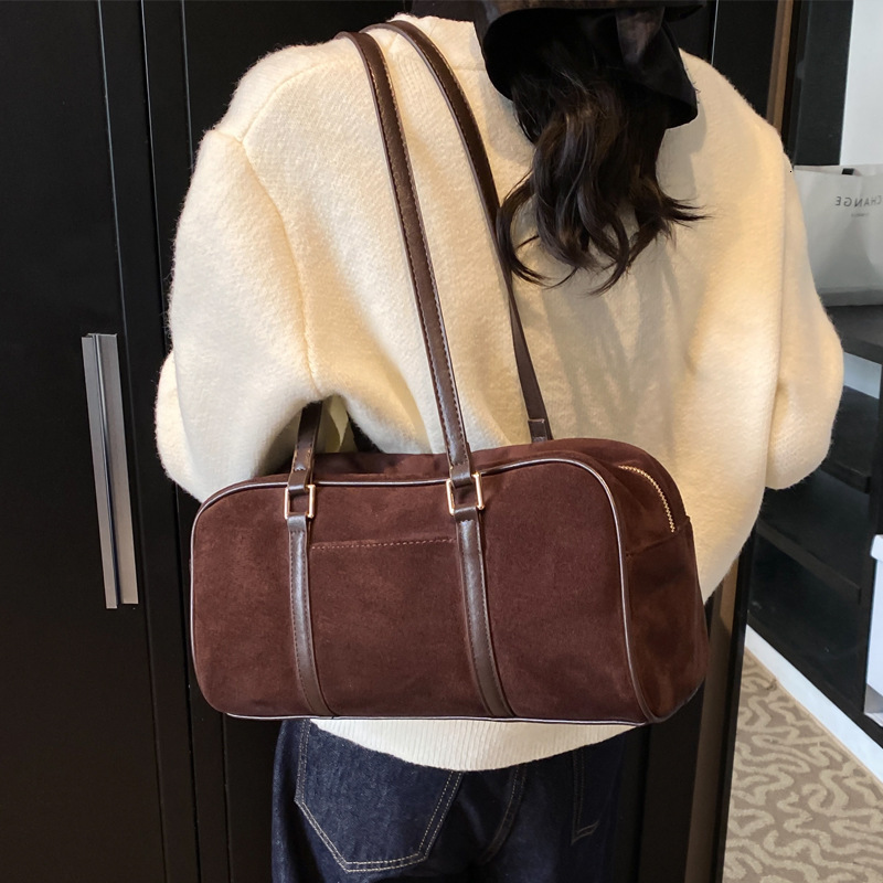 2025S Designer Women S Bag Autumn Shoulder For Women S Casual Versatile New Matte Large Capacity Commuting Boston Armpit Bag
