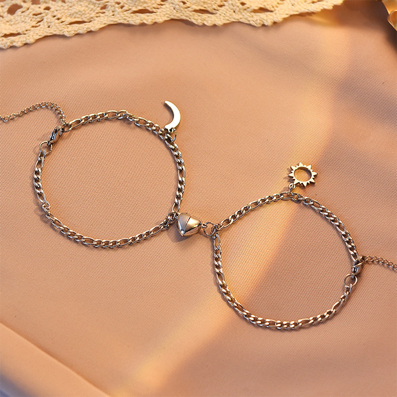 Stainless steel sun moon heart-shaped magnetic buckle attraction pendant, couple bracelet, best friend's hand