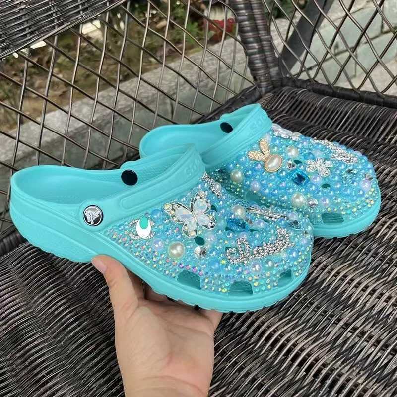36-46 SIize New Sandals Rose Red Pearl Water Diamond Flower Summer Womens Slippers Family Fashion Beach Womens Hole Shoes M250407