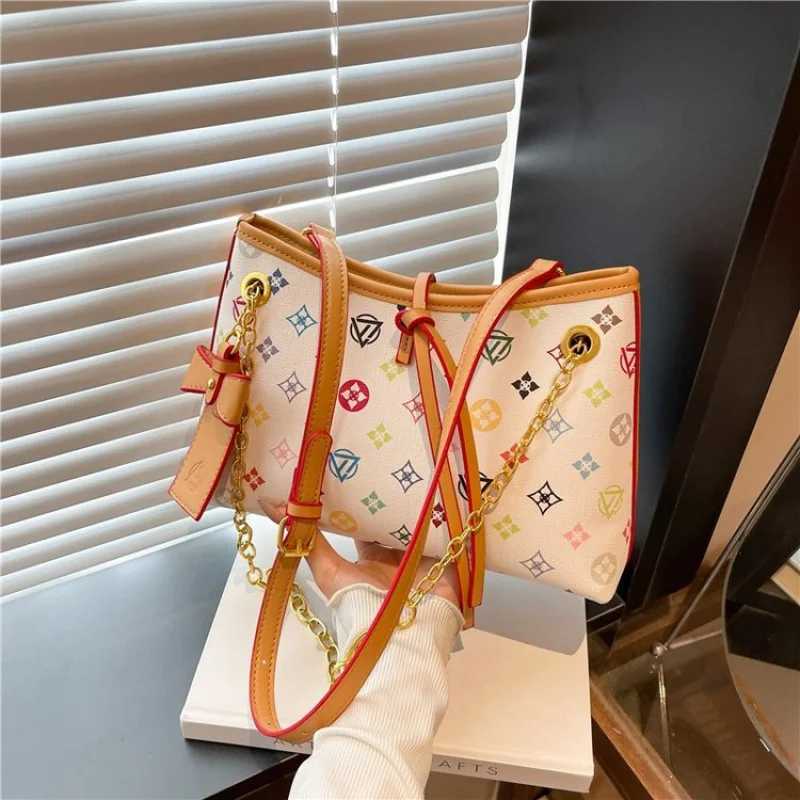 Luxury High-End Minimalist Unique Leather Crossbody Handbag Women Casual Vintage Fashionable Large CapacityW251106